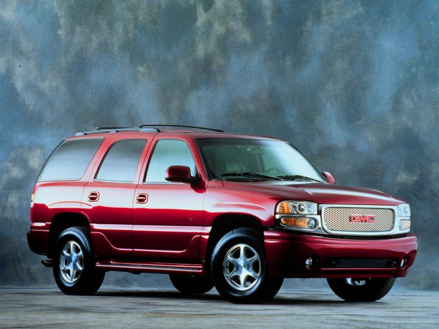  GMC Yukon Denali 2001 года  (фото 7 из 11)